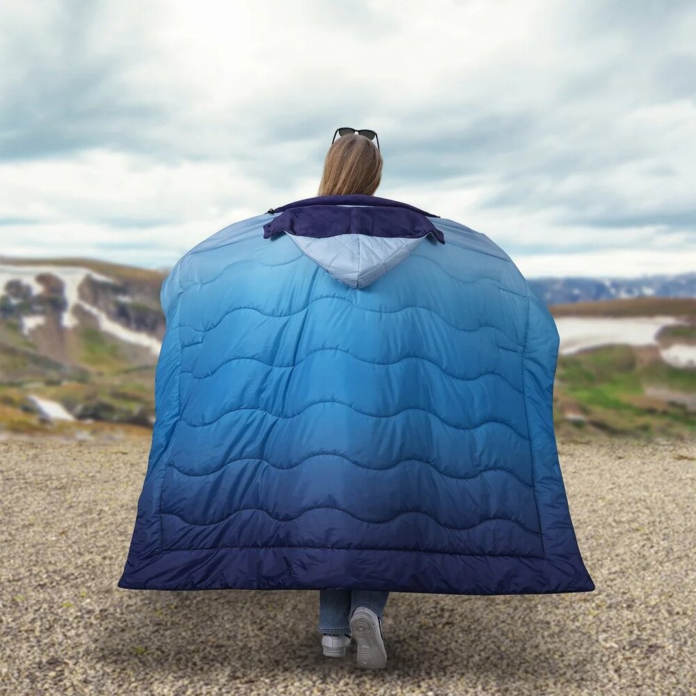Below Zero Wearable Outdoor Blanket With Soft Plush Interior 72"x54", NWT